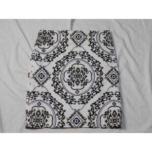 Black and White Floral Pencil Straight Skirt Size‎ 6